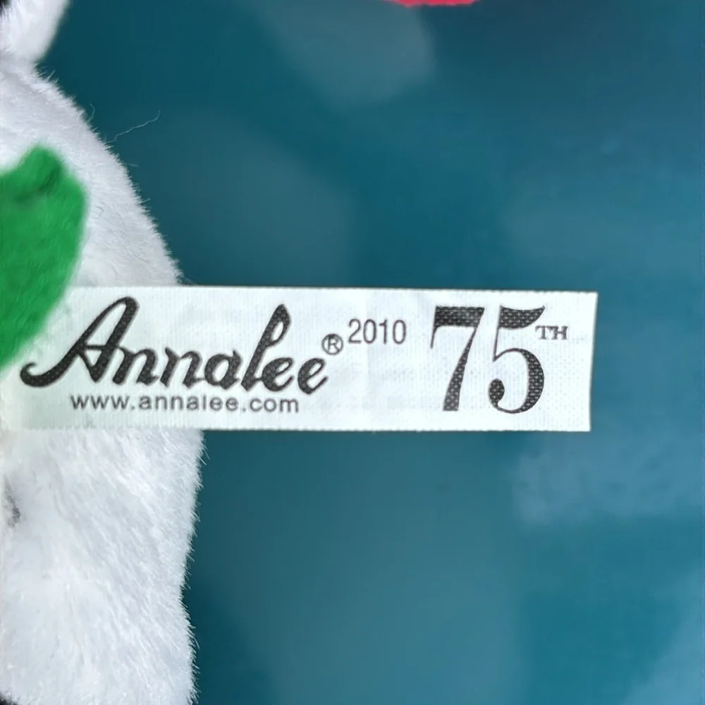 Annalee Mobilitee 2010 75th Anniversary Holly Panda Wired Doll